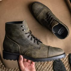 Olive Boots, Elegante Casual, Men Fashion Casual Outfits, Goodyear Welt, Classic Man