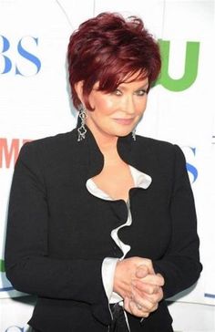 Sharon Osbourne Hair, Hair Doos, Mom Haircuts, Modern Short Hairstyles, Sharon Osbourne, Cute Short Haircuts, Hair Due, Beautiful Red Hair, Edgy Short Hair