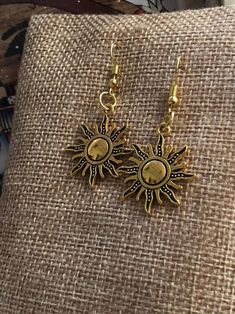 Gold Sun Jewelry, Apollo Jewelry, Interesting Earrings, Androgynous Aesthetic, Egyptian Earrings, 70s Jewelry, Symbol Of Life, Romantic Academia, Divine Connections