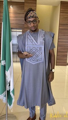 Agbada Design, Men Native, Latest African Wear For Men, Boss Fashion, Men Kaftan, Dashiki For Men, Kaftan Tops, Nigerian Men Fashion, African Wear Styles For Men