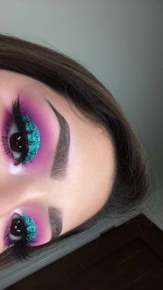 Mermaid makeup Rave Eye Makeup, Makeup Pinterest, Make Up Designs, Festival Makeup Glitter, Eyeliner Set, Drag Make-up, Unicorn Makeup, Rave Makeup, Make Up Videos