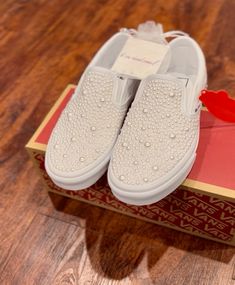 Bedazzled White Vans, Pearl Sneakers Outfit, White Slip-on Party Sneakers, White Slip-on Sneakers For Party, Pearl Vans, White Leather Vans, Black High Top Vans, Wedding Vans, Vans Shoes Women