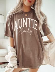 Comfort Colors® Personalized Auntie Shirt for Aunt Shirt, Custom Gift for Aunt Pregnancy Announcement Reveal to Aunt Birthday Gift, Auntie Tshirt  SIZING  ❥ Modern unisex fit. Runs true to size. ❥ Please refer to size chart before ordering. If possible, measure your favorite t-shirt armpit to armpit and top to bottom and compare it with the size chart provided to ensure an accurate fit. ❥ Sleeves are rolled up in some product pictures, they will not come rolled up on delivery.  DELIVERY TIMES  ❥ Auntie Announcement Pregnancy, Aunt Announcement Pregnancy, Pregnancy Announcement To Aunt, Pregnancy Announcement Aunt, Aunt Pregnancy Announcement, Sister Pregnancy Announcement, Auntie Era