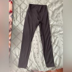 Never Worn Navy Leggings, Panel Leggings, Woven Handbags, Camo Leggings, Compression Pants, High Waisted Flares, Ankle Leggings, Blue Leggings, Flare Leggings