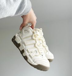 Sneakers Neutral, Nike Uptempo, Fashion Shoes, Street Wear, Nike, Sneakers, Pins, Clothes