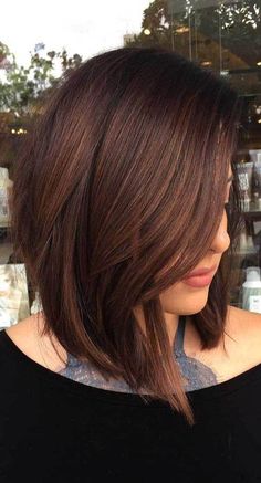 Colores de cabello 2020 para morenas que te ayudarán a resaltar tu Short Chocolate Brown Hair, Chocolate Brown Hair Color Ideas, Hair 2016, Brown Hair Color Ideas, Brown Hair Shades, Chocolate Brown Hair Color, Brown Ombre Hair, Chocolate Hair, Brown Hair Color