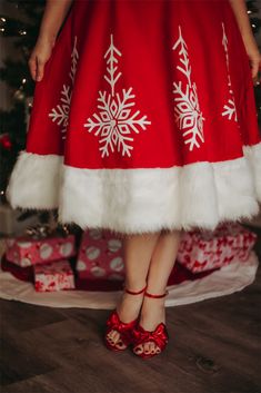 Santa snowflake skirt Vintage Inspired Christmas, Vintage Christmas, Skirt, Christmas