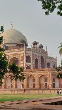 Step into the legacy of the Mughal Empire at Humayun’s Tomb, Delhi – a UNESCO World Heritage Site that whispers stories of timeless architecture and regal history. 🕌✨
📍 Visit for a glimpse into India’s glorious past!

#HumayunsTomb #DelhiHeritage #MughalArchitecture #TravelDelhi #HistoricalPlaces India Delhi Aesthetic, Aesthetic Places In Delhi, Delhi Aesthetic Pics, New Delhi Aesthetic, India Travel Aesthetic, Glowing Person, Delhi Aesthetics, Indian Tourist Places, New Delhi City