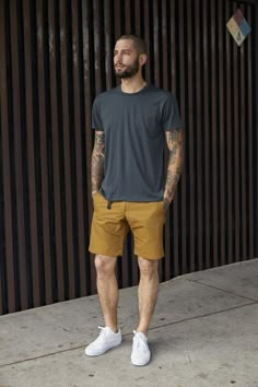 Yellow Shorts Outfit, Outfit Verano, Casual Outfits Summer, Mens Summer Outfits, Man Outfit, Mens Casual Outfits Summer, Outfits Hombre, Cool Summer Outfits