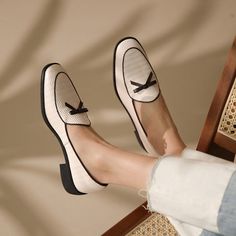 Fashion Spring/Autumn Women Loafers Cow Leather Round Toe Chunky Heel Women Shoes Casual Bow-knot Low Heel Pumps for Women [Upper Material]: cow leather [Inner material]: pigskin [Insole material]: sheepskin [Sole]: Rubber sole [Heel height]: 3 cm 【Color】: brown, white 【Size】: 34-40