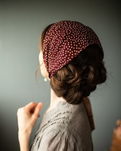 Peinados Fáciles Para Cabello Corto, 인물 사진, Head Covering, Vintage Hairstyles, Hair Dos, Scarf Hairstyles, Pretty Hairstyles, Hair Goals, Cute Hairstyles