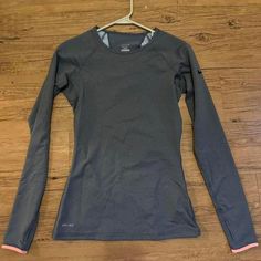 Nike long sleeve Nike Long Sleeve, Women's Shirt, Nike Women, Top Shirt, Womens Shirts, Womens Tops, Women Accessories, Nike, Outfit Accessories