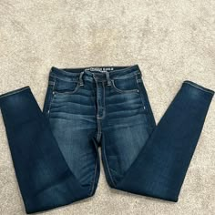 American Eagle {Super Hi-Rise Jegging} Size 6. Brand New. In Perfect Condition, Never Worn. Perfect Dark Denim With No Destruction. Boston Shearling, Birkenstock Boston Shearling, Athletic Jeans, Perfect Dark, Size 6 Jeans, American Eagle Jeggings, Jeans American Eagle, Birkenstock Boston, Going Out Tops