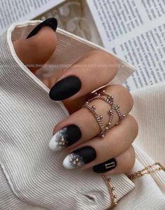 60+ Trendy Cute Short Winter Nails [2024] To Rock The Winter Season Almond Shape Winter Nails, Nails Almond Shape Winter, Nails White Winter, Simple January Nails, Pretty Nails For Winter, Winter Nails Green, Winter Nails Almond Shape, Nails For January, Winter Nails Cute