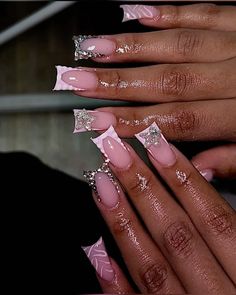 Long dhnk nails, pink and siver desig