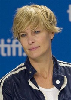 robin wright ... i want this hair cut!!!! Cher Hair, Short Shag Hairstyles, Layered Bob Hairstyles, Very Short Hair, Short Blonde, Business Hairstyles