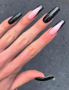 Black And Purple Acrylic Nails, Black Sparkly Acrylic Nails, Black Nails 2024, Black Design Nails, Black Nails Trendy, Sparkly Black Nails, Short Coffin Nails Designs, Black Acrylic Nails, Nails Now