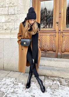 Vinter Mode Outfits, Look Boho Chic, Moda Paris, Mode Casual, Autumn Outfits, Brown Coat, Mode Inspo