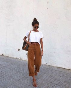 Simple Spring Outfits, Simple Casual Outfits, Model Pose, Casual Outfit Inspiration, Street Style Trends, 가을 패션, Fashion Mode, Mode Inspiration