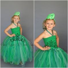 Green Snake Tutu Dress Made with a green crochet top and yards and yards of shades of green tulle with a satin ribbon halter tie. Snake headband is included!  For a perfect fit, please measure around the broadest part of your child's chest. The length measurement I use for sizing is from the underarm to the floor. Please order according to your child's measurements in the drop down menu. No returns or exchanges are accepted. Standard Length Measurements - Underarm to bottom of the dress 0-6 Months 16" 6 - 12 Months 18" 12M - 2T 21" 3T - 4T 27" 5 - 6 33" 7 - 8 36" 10 - 12 43" Upgrade to lined top here: https://www.etsy.com/listing/198578001/upgrade-to-lined-top Dress will ship safely in a box to protect the quality of the dress. Snake Halloween Costume, Tie Snake, Toddler Butterfly Costume, Snake Headband, Snake Halloween, Kid Birthday Outfits, Toddler Costumes Girl, Costume Green, Green Tutu