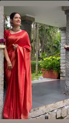 Marriage Guest Outfit South Indian, Silk Saree Red Colour, Kubera Silk Sarees, Saree For Night Wedding Function, Simple South Indian Saree Look, Saree Aesthetic Pics, Simple Engagement Looks For Indian Bride, Bride Moodboard, Red Kanjeevaram Saree