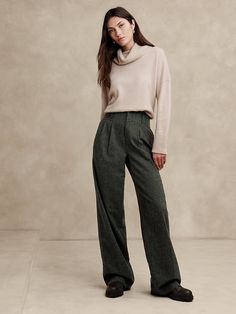 Remanso Donegal Straight-Leg Pant | Banana Republic Womens Winter Pants, Trousers Women Outfit, Work Trousers Women, Winter Trousers, Work Pants Women, Flattering Pants, Fall Pants, Wardrobe Planning, Winter Pants