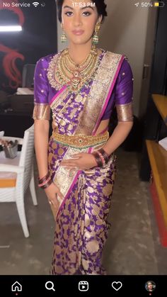 Purple Benaras Saree, Banaras Blouse Designs, Pelli Sarees, Marriage Blouses, Lilac Saree, Maharashtrian Bride, Reception Sarees, Girls Boutique Dresses