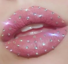 pink lipstick with rhinestones and swarovski Creative Lip Makeup, Irredescent Aesthetic, Rhinestone Aesthetic, Creative Eye Makeup, Glitter Lips, Makeup Obsession