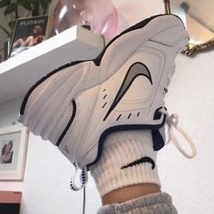 Nike Monarch Outfit, Monarch Outfit, Nike Monarch, Shoe Inspo, Estilo Hip Hop, Boots And Sneakers, Trendy Shoes, Shoe Game, Outfit Details