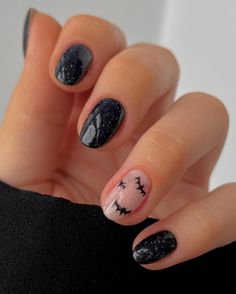 23+ Classy Short Black Nails (2024) - DrExplains Bat Nail Art, Short Black Nails, Halloween Bat Nails, Bat Nails Art, Bat Nails, Black Halloween Nails, Halloween Nails Diy, Holloween Nails, Simple Fall Nails