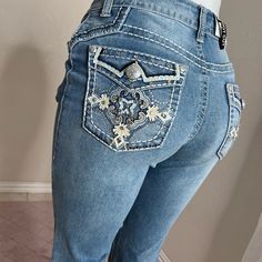 Does Have A Slight Stretch But Would Recommend Sizing Up. Mexican Pants Jeans, Mexican Jeans, Latina Clothes, Quince Party, Latina Outfits, Womens Jeans Bootcut, Cute Jeans, Jeans Color, Quince