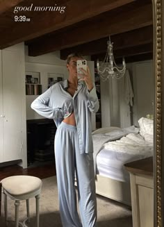 Pjs Aesthetic Sleepwear, Grey Pajamas Outfit, Long Pyjamas Aesthetic, Neutral Pajamas, Classy Pyjamas, Aesthetic Pijamas, Classy Pajamas Aesthetic, Cozy Pjs Aesthetic, Luxury Pajamas Aesthetic