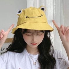 Cute Frog Smiley Bucket Hat MM1051 Material: cotton/other Thickness: regular Size: Child[48-50cm], Adult [56-58cm]（1cm=0.3937inch） Goblincore Fashion, Frog Eyes, Frog Eye, Fisherman's Hat, Bucket Cap, Cute Frog, Fisherman Hat, Cute Frogs, Kawaii Clothes