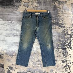 Vintage Dirty Lee Jeans Stonewash Rusty Lee Denim Pants - BS46544.  Manual Measurement (laying in flat area):  1) Waist: 37 inch.  2) Rise: 12 inch.  3) Hips: 23 inch.  4) Tight: 13 inch.  5) Outseam: 38.5 inch.  6) Inseam: 26.5 inch.  7) Leg opening: 8.5 inch.  Made in: MEXICO.  Fabric Material: 100% Denim Cotton.  Condition: In good vintage condition overall.  Please check all the measurement to insyre a proper fit.  Remember to allow yourself some extra room for movement.  You can compare the Cowboy Pants, Lee Denim, Denim Cotton, Lee Jeans, Dhl Express, Distressed Jeans, Denim Pants, Fabric Material, Mom Jeans