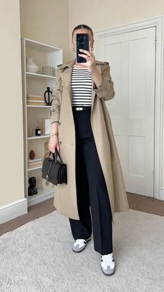 Winter Fashion Outfits Work Casual, Airport Outfit With Blazer, Sambas Adidas Women Outfit Dress, Fall Outfits With Sambas, Winter Outfit Inspo Casual, Casual Winter Outfits 2024, Winter Office Looks, Outfit Casual Tenis, Winter Outfits Women Classy