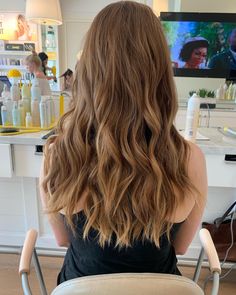 Curled Hair Reference, Light Curls Prom Hair, Iron Curled Hairstyles, Light Curls Long Hair Loose Waves, Light Curled Hairstyles, Basic Curled Hair, Curled Hairstyles For Homecoming, Curled Hairstyles Homecoming, Hoco Hair Down Curls