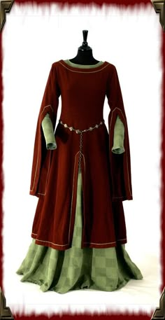 Bespoke 14th century medieval  re-enactment gown. Aes Sedai, Cloth Reference, Renn Faire, Medieval Garb, Medieval Dresses, Medieval Costume