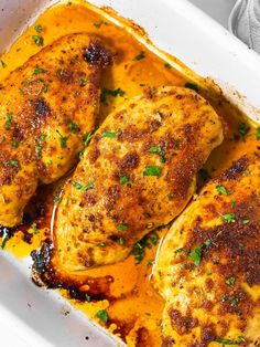 This is the best way to make oven baked chicken breast: The chicken is generously seasoned, then bakes to juicy perfection! Perfect for meal prep or to whip up an easy and healthy entrée without a lot of work. | #chickendinner #chickenrecipes #easyrecipes #dinnerideas #healthyfood #healthycooking #healthyrecipes #mealprep #makeahead Chicken Breast Oven Recipes, Chicken Breast Oven, Healthy Entrees, Oven Baked Chicken Breasts, Chicken Breast Recipes Baked, Ayam Bakar, Chicken Ideas, Roasted Chicken Breast, Oven Chicken