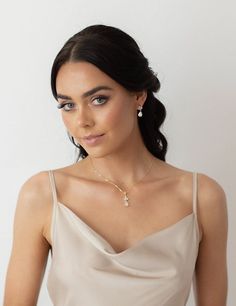 This sweet bridesmaid necklace set is delicate in nature perfect for gifting. Featuring a dainty leaf shaped earrings that fall down into a dainty teardrop shaped stone, these are the perfect piece for those looking for a smaller bridal earring. Paired with a matching necklace in the same deisgn. Details Necklace Length 41cm + 5cm Adjustable Chain Earrings 2.2cm Available in: Silver, Gold, Rose Gold All our jewellery comes perfectly packaged in our custom jewel box. Bridal Earring, Earrings And Necklace Set, Wedding Jewelry Set, Detailed Necklace, Earrings And Necklace, Cubic Zirconia Jewelry, Bridesmaid Necklace, Wedding Jewellery, Jewel Box