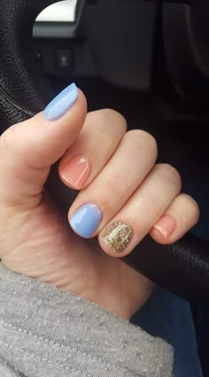 Cool Gel Nails Ideas, Short Gel Nails Pink Natural, Shlack Nails Ideas Short, Squared Rounded Nails, Gel Nails Ideas Spring Short Blue, Cute Shalack Nails Short, Easy Small Nail Designs, Late Summer Manicure, Simple Dipped Nails