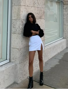 White Skirt Outfits, Short Skirts Outfits, Everyday Jeans, Heels Aesthetic, Looks Pinterest, White Denim Skirt, White Mini Skirt, Slip Skirts, Miniskirt Outfits