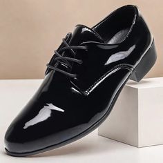 Category:Oxfords; Upper Materials:PU Leather; Lining Materials:PU; Gender:Men's; Toe Shape:Round Toe; Outsole Materials:Rubber; Closure Type:Lace-up; Function:Comfortable,Slip Resistant; Listing Date:09/10/2024; 2024 Trends:Brogue Spring Low-top Oxford Dress Shoes, Formal Round Toe Oxfords For Spring, Spring Party Oxfords With Plain Toe, Casual Flat Heel Oxfords For Party, Formal Spring Lace-up Shoes With Round Toe, Casual Party Oxfords, Formal Flat Heel Oxfords For Spring, Classic Oxford Lace-up Party Shoes, Party Oxford Lace-up Shoes