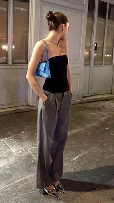 Houseparty Outfits, Stile Kendall Jenner, Sandal Tali, Looks Street Style, Night Out Outfit, Dinner Outfits, Carrie Bradshaw, 가을 패션