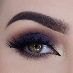 Blue Shadow Makeup, Easy Eye Makeup Tutorial, Trendy Eyeshadow, Shadow Makeup, Eye Makeup Steps, Eyes Blue, Simple Eye Makeup, Glamorous Makeup, Trendy Makeup