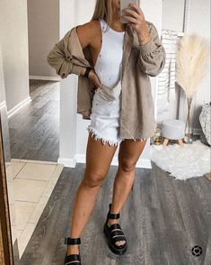 Doc Sandal Outfits, Dr Marten Clarissa Sandals Outfit, Dresses With Sandals Outfit, Doc Sandles Outfit, Dr Martens Clarissa Outfit, Huaraches Outfit Sandals, Docs Sandals Outfit, Black Sandals Outfit Casual, Sandel Outfit