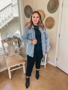 Jean Shacket Outfit Women, Plus Size Jean Jacket Outfits, Jean Shirt Outfit, Denim Button Up Shirt Outfit, Denim Shacket Outfit, Jean Jacket Outfits Fall, Shacket Outfit Women, Boutique Photoshoot, Jean Shirt Outfits