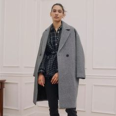 Slightly Oversized To Layer Over Sweaters, This Timeless Herringbone Coat Is A True Investment Piece With A Double-Breasted Fit, Wide Lapels And Flap Pockets On The Outside (Plus One For Your Phone Inside). Fyi, Our Signature Insuluxe Fabric Is A Best Seller For A Reason: Woven In Italy Of Traceable And Sustainable Nativa Certified Wool (Plus A Touch Of Cashmere), It's Superwarm And Naturally Water And Wind Resistant. Regular Fit. Body Length: 40". Full-Length Sleeves. Made Of 68% Nativa Certifi Mustard Jacket, Womens Utility Jacket, Madewell Jacket, Herringbone Coat, Casual Blazer Women, Knit Sweater Coat, Crop Jean Jacket, Half Zip Jacket, Fit Body