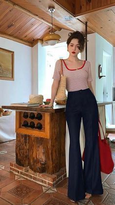 Women Outfit, Classy Women, Dress Codes, Christmas Outfit, Wide Leg Jeans, Leg Jeans, Women Fashion