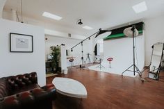 a photo studio is set up with lighting equipment