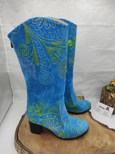 This is handmade genuine leather custom made turquoise boots. Made with natural leather, embroidery turquoise velvet. Every size available. Custom made. İf you need wider calf size please let us know your calf circle measurements from widest part. There is heel 2.4 inches, 6 cm. Knee high. Platform toe. Waterproof. Handmade. You receive boots maybe with little difference. We have door to door express shipping service. İf you have any questions please contact with us. bemyboots.etsy.com Thank You Turquoise Boots, Leather Embroidery, Ankle Injury, Custom Boots, Boots Platform, High Leather Boots, Boots Casual, Knee High Leather Boots, Wide Calf